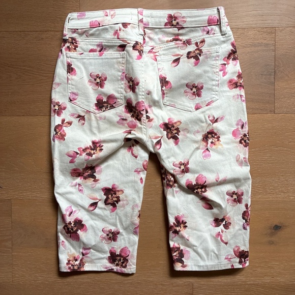 Flower Print Shorts - Picture 2 of 4